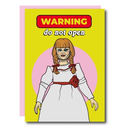 Carte d'Halloween avec poupée d'horreur Annabelle